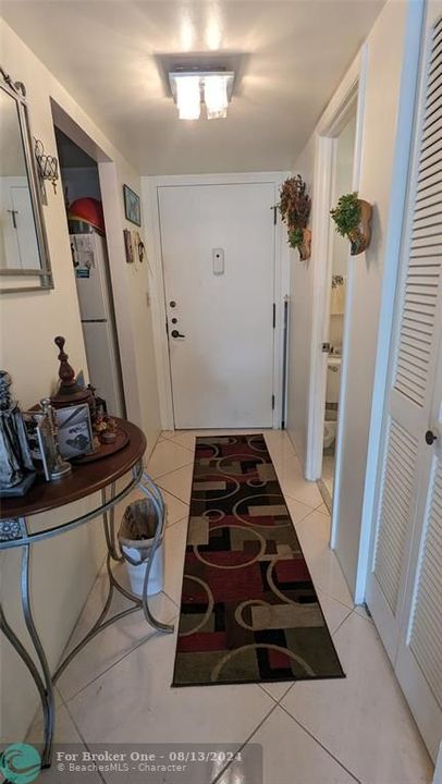 For Sale: $139,000 (1 beds, 1 baths, 760 Square Feet)