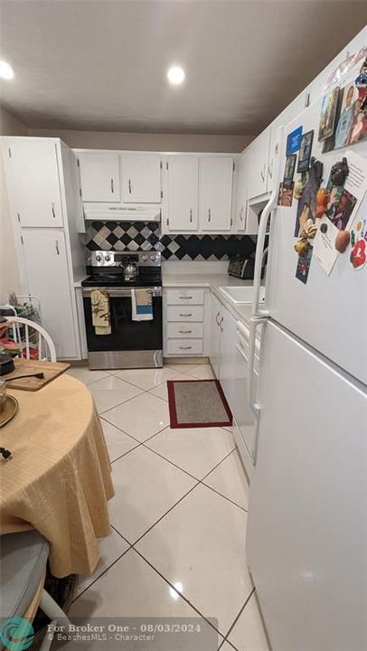 For Sale: $139,000 (1 beds, 1 baths, 760 Square Feet)