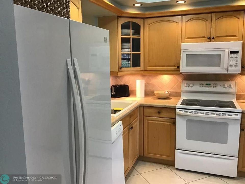 Recently Sold: $159,900 (2 beds, 2 baths, 1110 Square Feet)