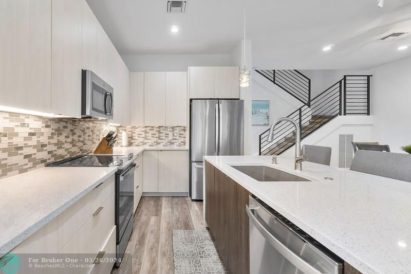 Active With Contract: $645,000 (4 beds, 3 baths, 2536 Square Feet)
