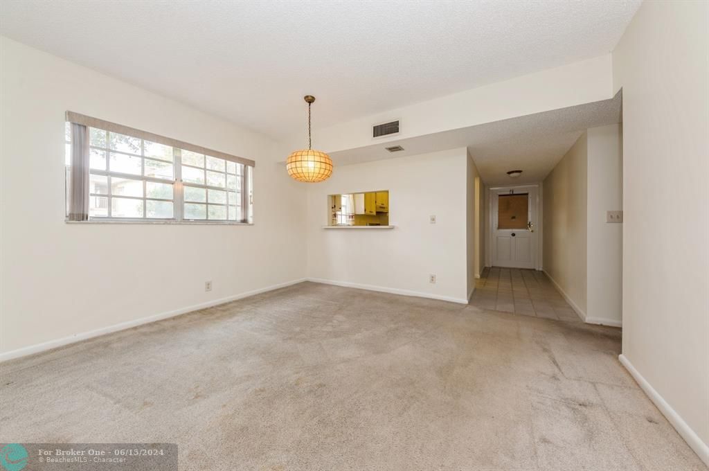 Recently Sold: $214,000 (2 beds, 2 baths, 1108 Square Feet)