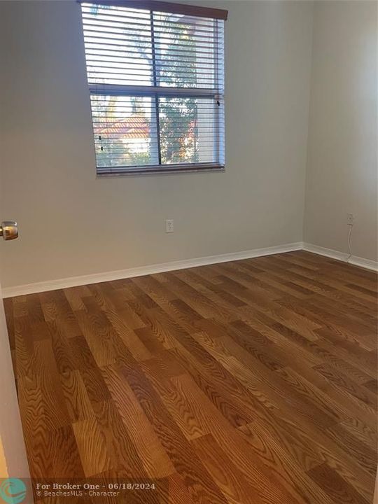 Recently Rented: $3,000 (3 beds, 2 baths, 1747 Square Feet)