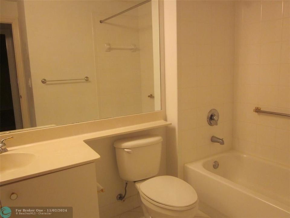 Active With Contract: $259,900 (2 beds, 2 baths, 1508 Square Feet)