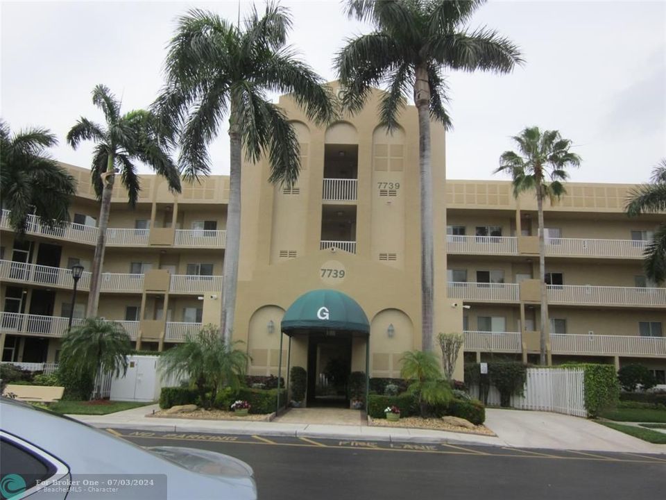 Active With Contract: $259,900 (2 beds, 2 baths, 1508 Square Feet)
