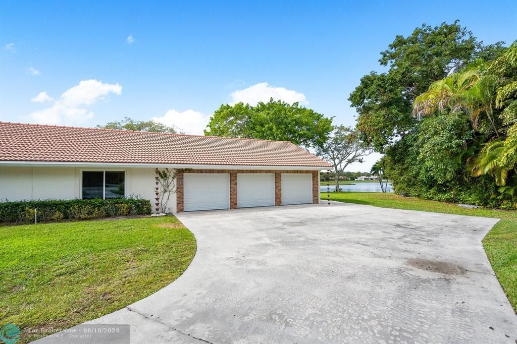 For Sale: $2,025,000 (4 beds, 3 baths, 3987 Square Feet)