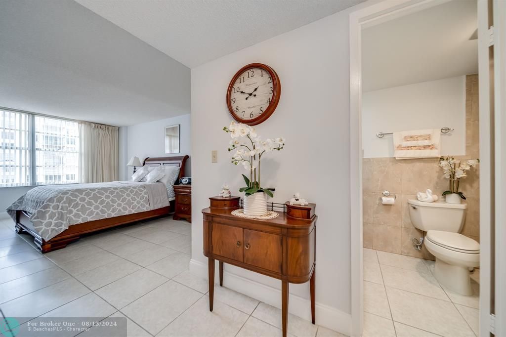 For Sale: $369,900 (1 beds, 1 baths, 1104 Square Feet)