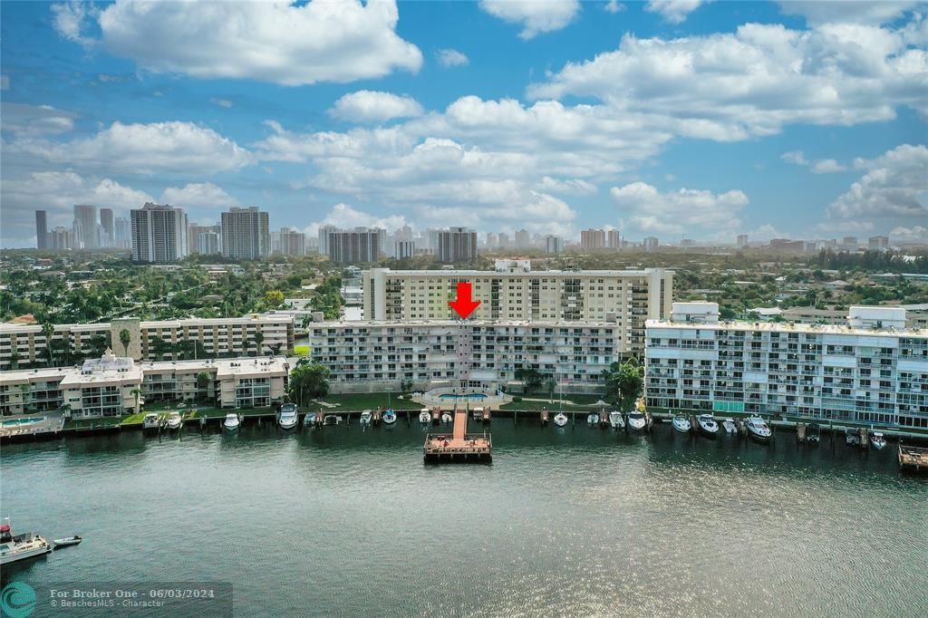 Recently Sold: $359,500 (2 beds, 2 baths, 1030 Square Feet)