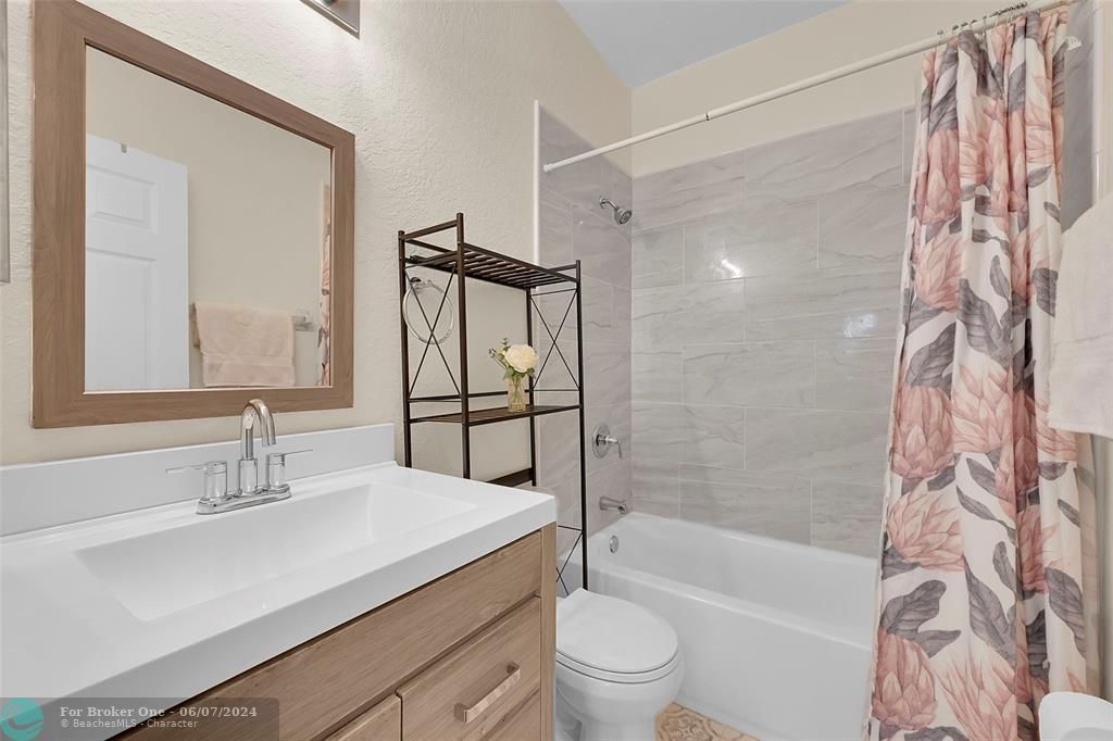 Недавно арендовано: $2,300 (2 спален, 2 ванн, 1588 Квадратных фут)