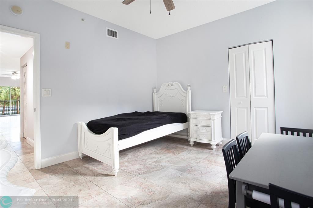 For Sale: $465,000 (3 beds, 2 baths, 1315 Square Feet)