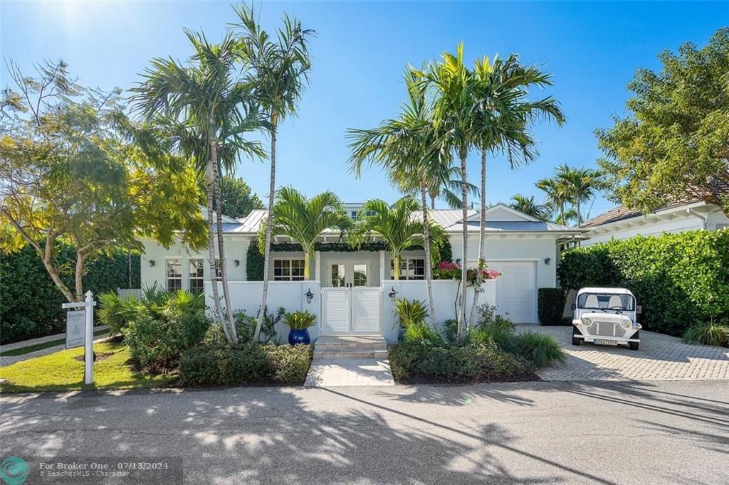 Active With Contract: $4,150,000 (4 beds, 3 baths, 2097 Square Feet)