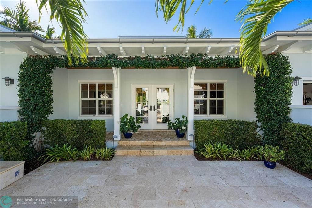 Active With Contract: $4,150,000 (4 beds, 3 baths, 2097 Square Feet)