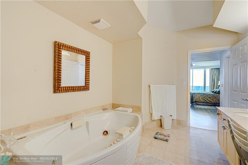 Active With Contract: $6,800 (3 beds, 2 baths, 2338 Square Feet)