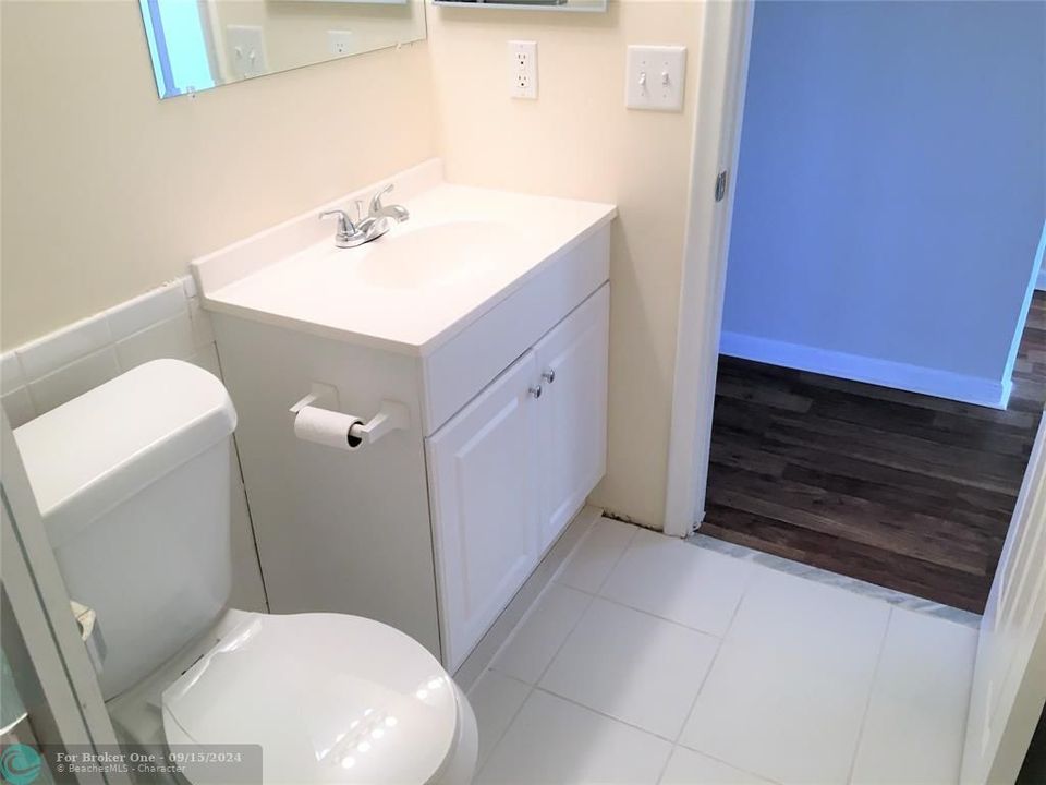 For Sale: $205,000 (2 beds, 1 baths, 953 Square Feet)