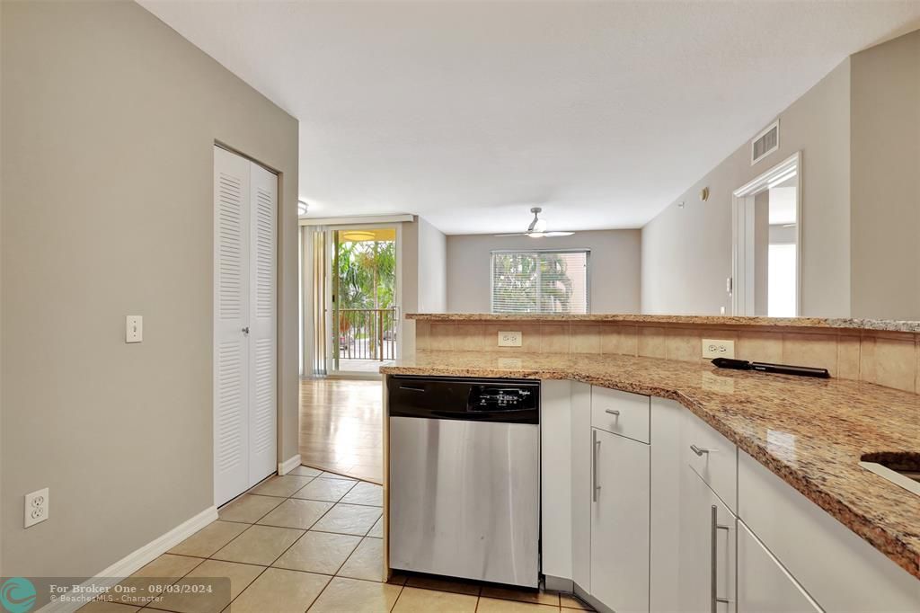 For Sale: $365,000 (3 beds, 2 baths, 1233 Square Feet)