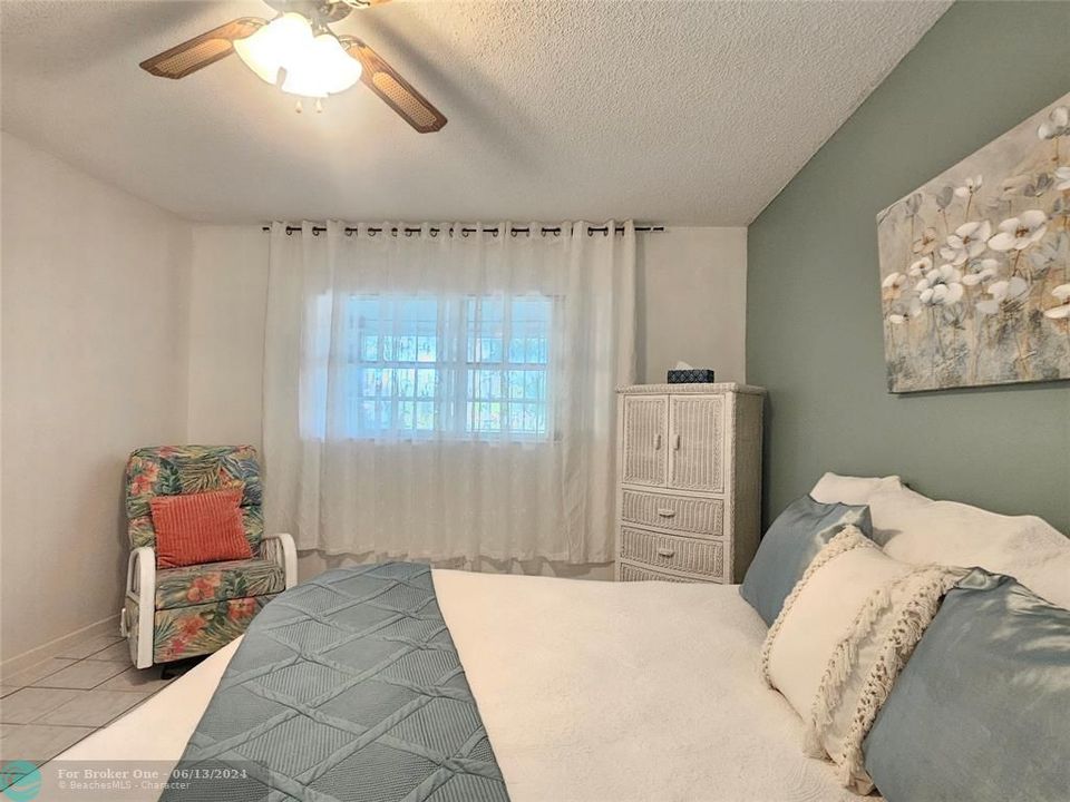 Recently Sold: $110,000 (1 beds, 1 baths, 684 Square Feet)