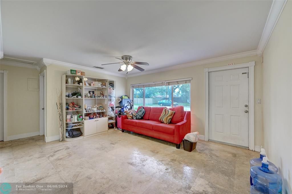 Active With Contract: $425,000 (3 beds, 2 baths, 1136 Square Feet)