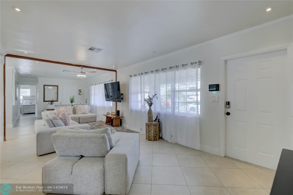 Recently Sold: $1,285,000 (4 beds, 4 baths, 1791 Square Feet)