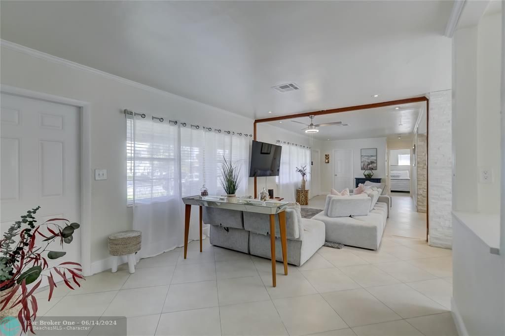 Recently Sold: $1,285,000 (4 beds, 4 baths, 1791 Square Feet)