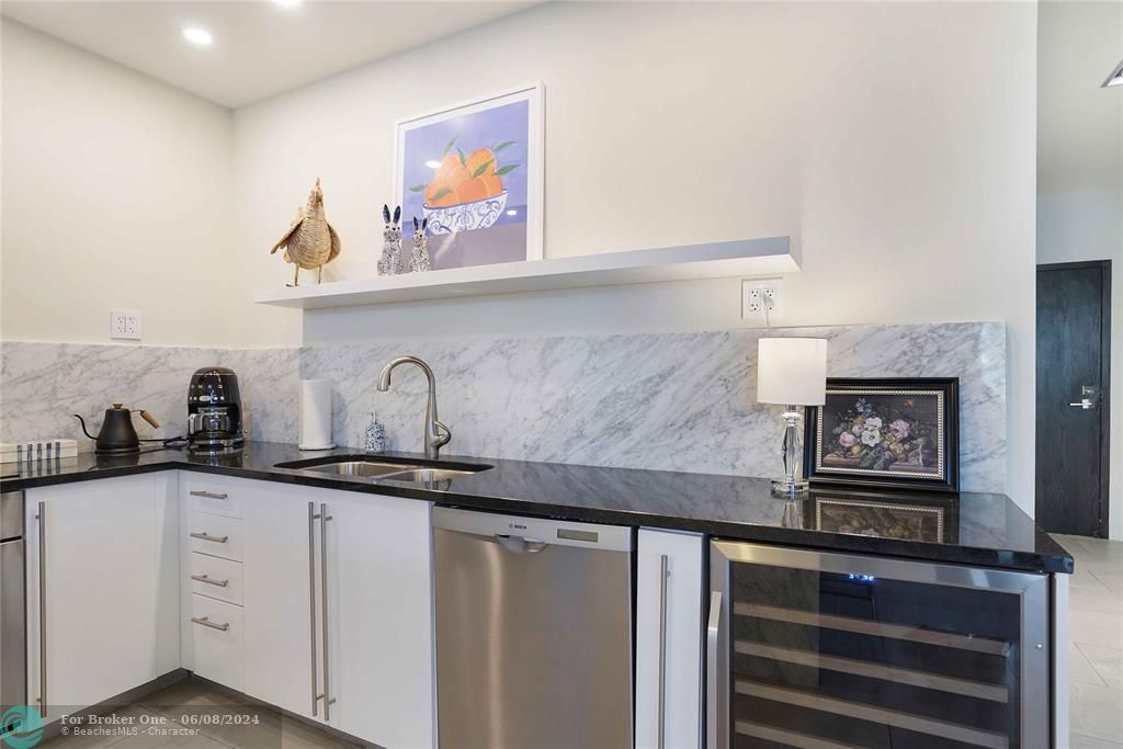 Recently Sold: $568,000 (2 beds, 2 baths, 1467 Square Feet)