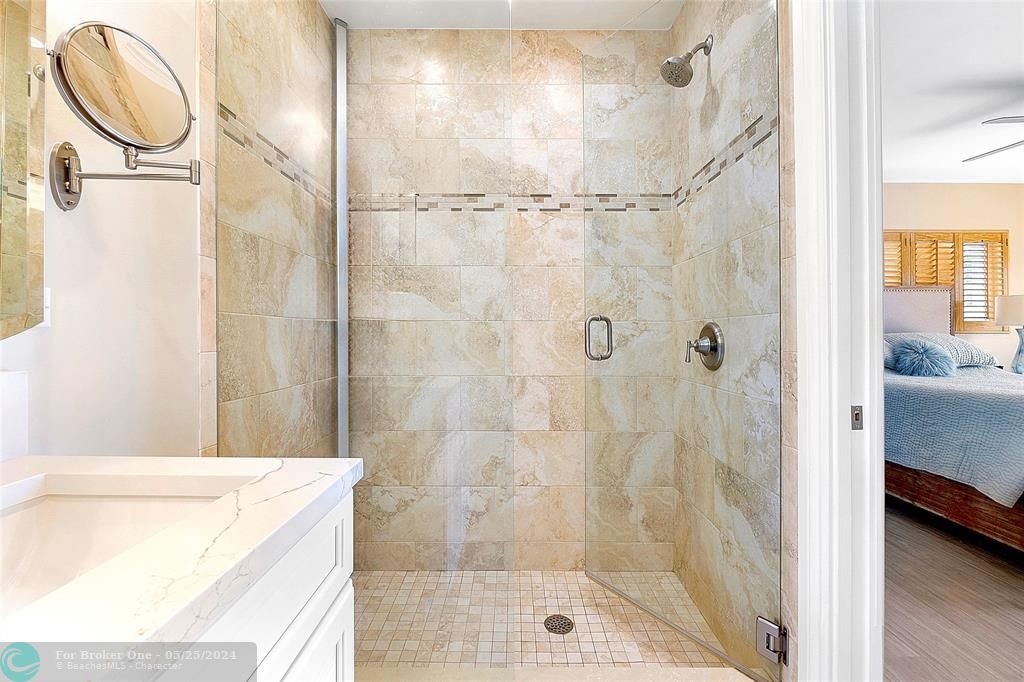 待售: $1,975,000 (5 贝兹, 4 浴室, 2400 平方英尺)
