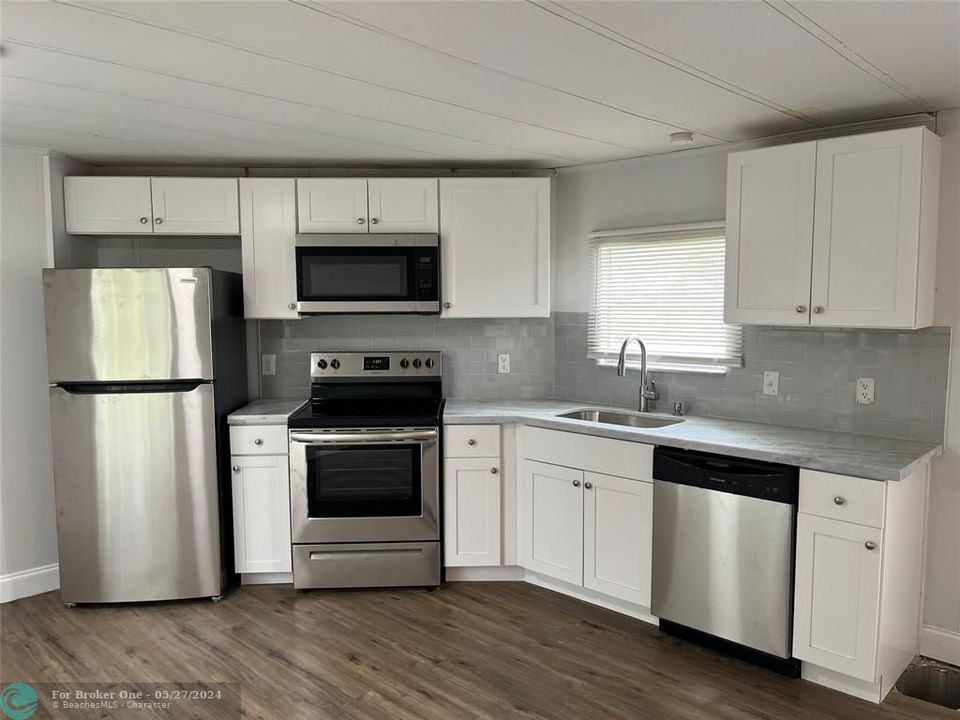 For Sale: $109,000 (2 beds, 2 baths, 780 Square Feet)