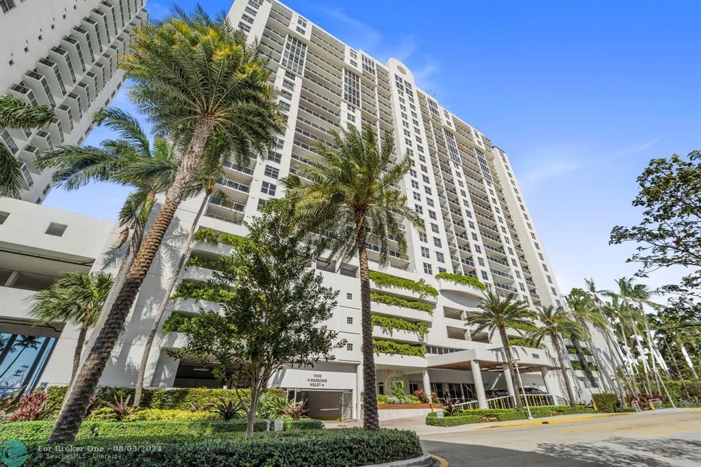 Recently Sold: $899,000 (2 beds, 2 baths, 1160 Square Feet)