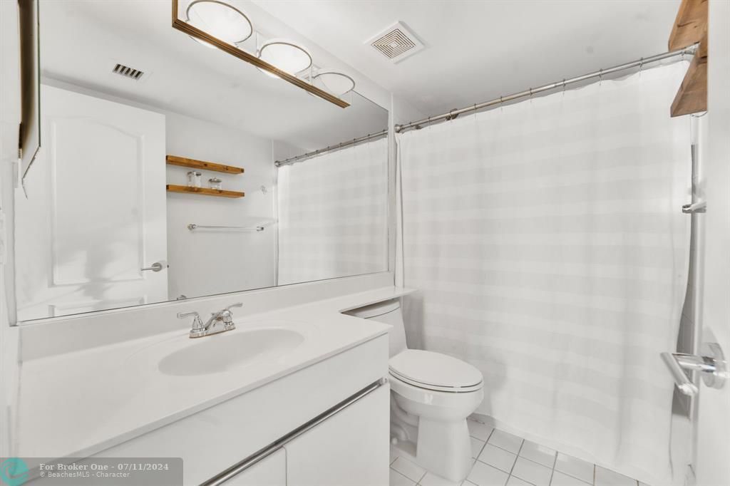 Active With Contract: $899,000 (2 beds, 2 baths, 1160 Square Feet)