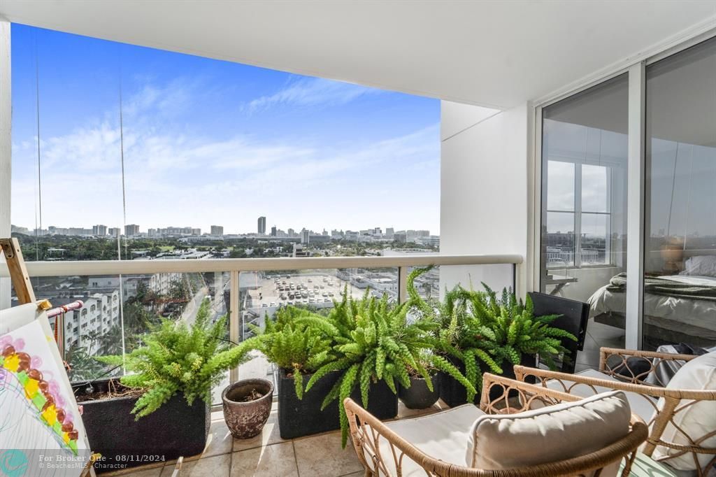 Recently Sold: $899,000 (2 beds, 2 baths, 1160 Square Feet)