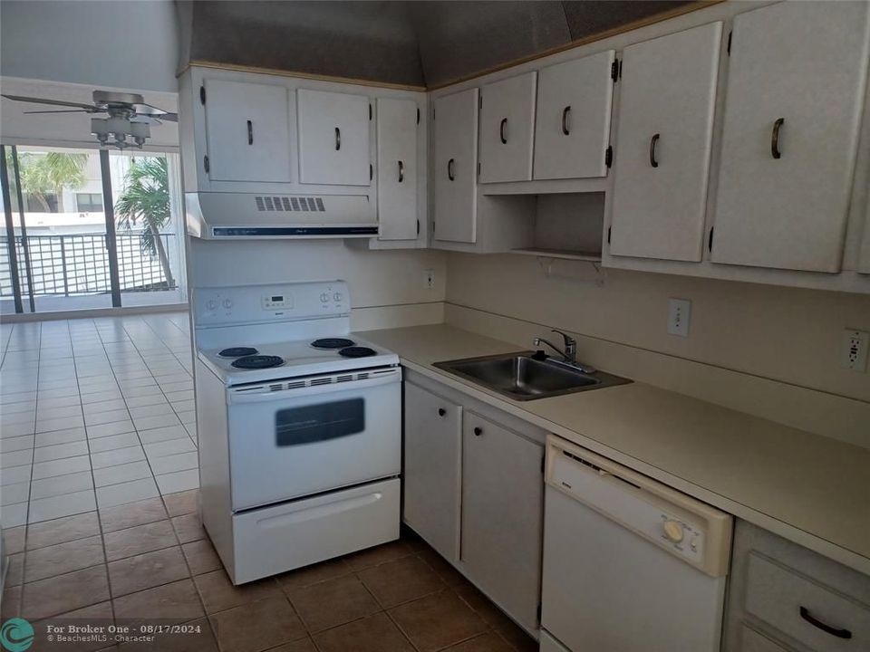 En Venta: $273,000 (1 camas, 1 baños, 947 Pies cuadrados)