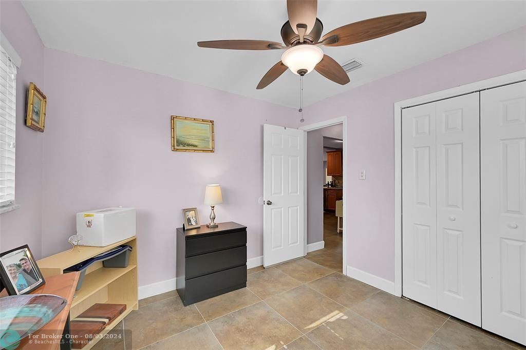 Active With Contract: $309,900 (2 beds, 1 baths, 1061 Square Feet)