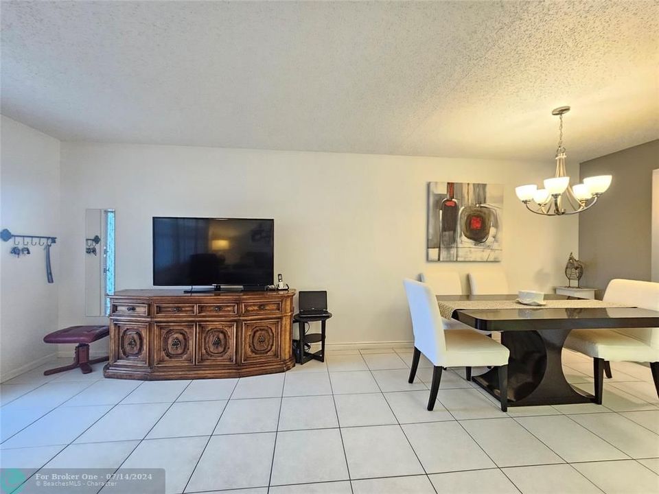 Recently Sold: $149,900 (1 beds, 1 baths, 753 Square Feet)