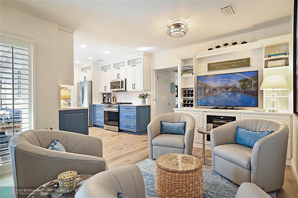 Active With Contract: $999,000 (4 beds, 3 baths, 1809 Square Feet)