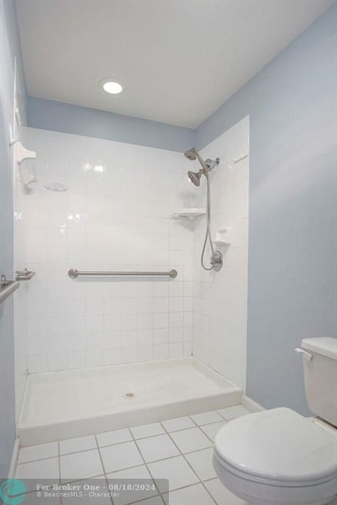 For Sale: $340,000 (3 beds, 2 baths, 1568 Square Feet)