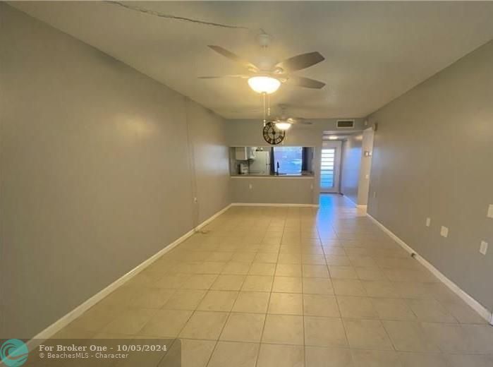 For Rent: $2,000 (2 beds, 2 baths, 938 Square Feet)