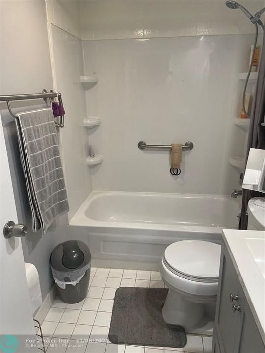 For Rent: $2,000 (2 beds, 2 baths, 938 Square Feet)