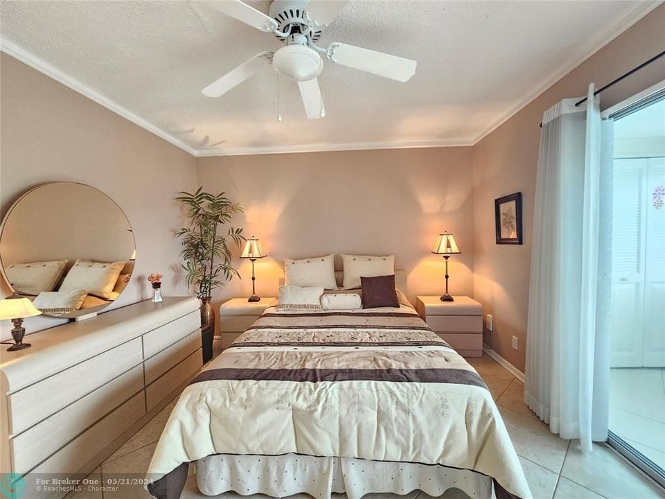 Active With Contract: $107,000 (1 beds, 1 baths, 598 Square Feet)