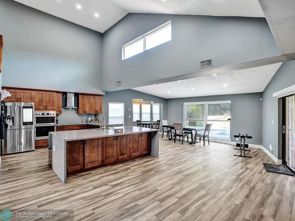 Active With Contract: $875,000 (4 beds, 3 baths, 2819 Square Feet)