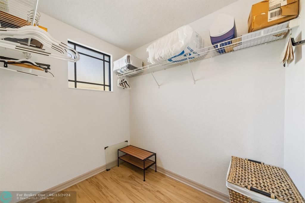 Recently Rented: $2,600 (1 beds, 1 baths, 955 Square Feet)