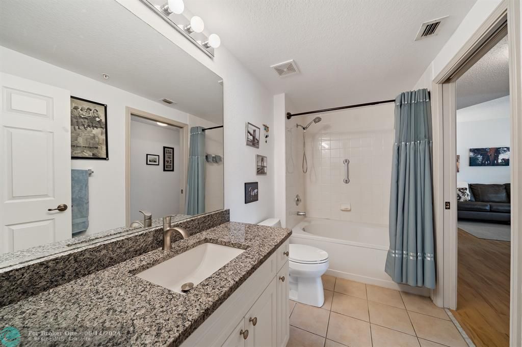 Недавно арендовано: $2,600 (1 спален, 1 ванн, 955 Квадратных фут)