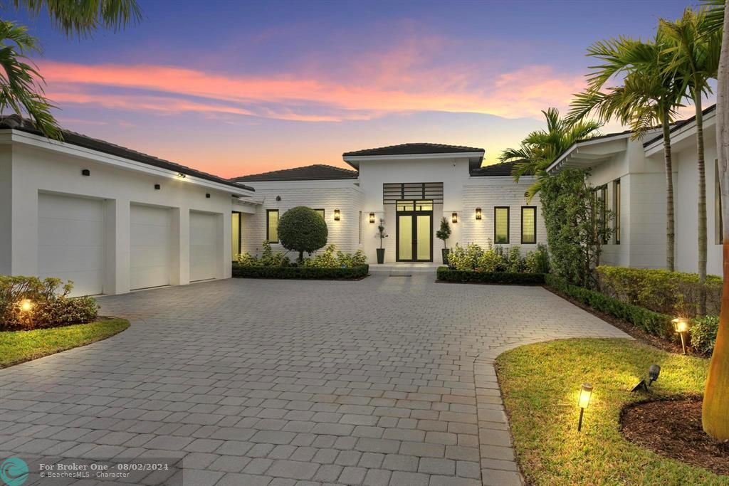 Recently Sold: $2,600,000 (4 beds, 5 baths, 4263 Square Feet)