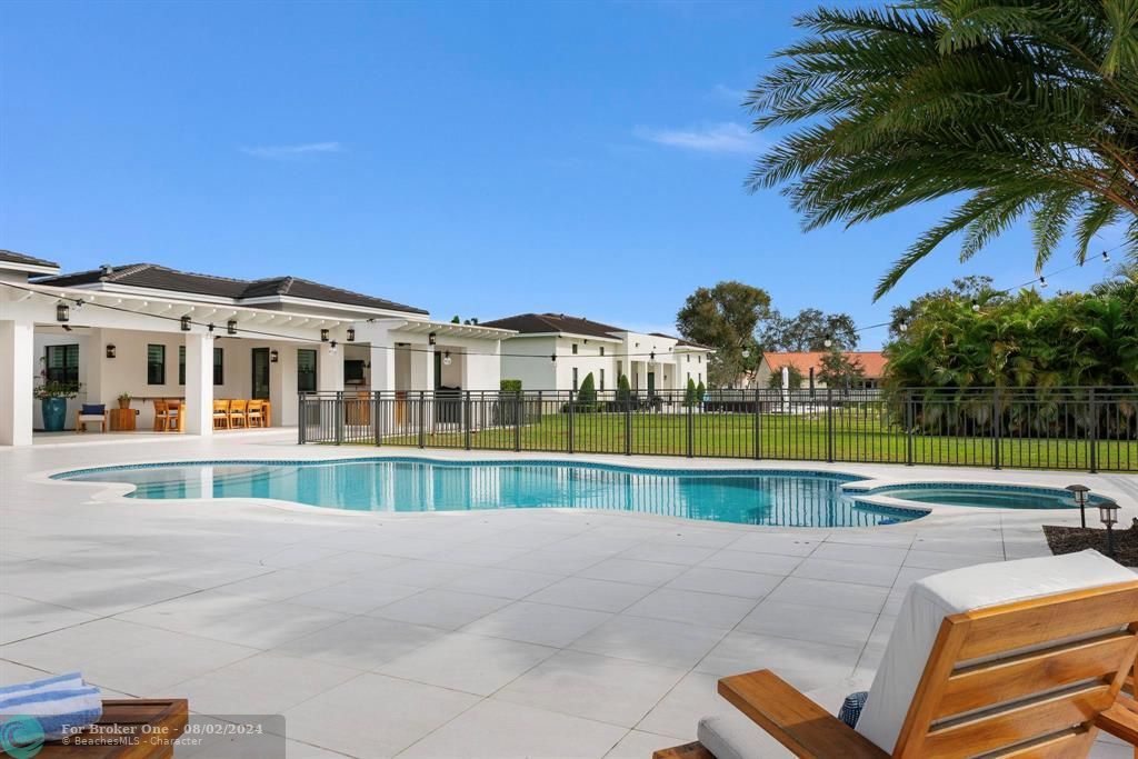 Recently Sold: $2,600,000 (4 beds, 5 baths, 4263 Square Feet)