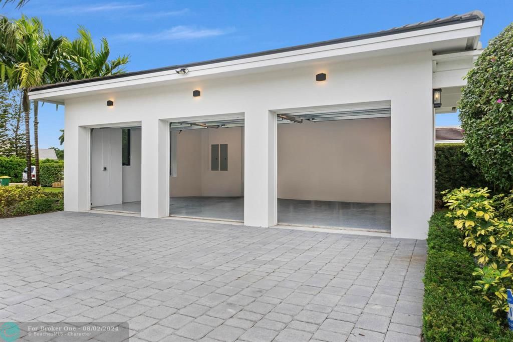 Recently Sold: $2,600,000 (4 beds, 5 baths, 4263 Square Feet)