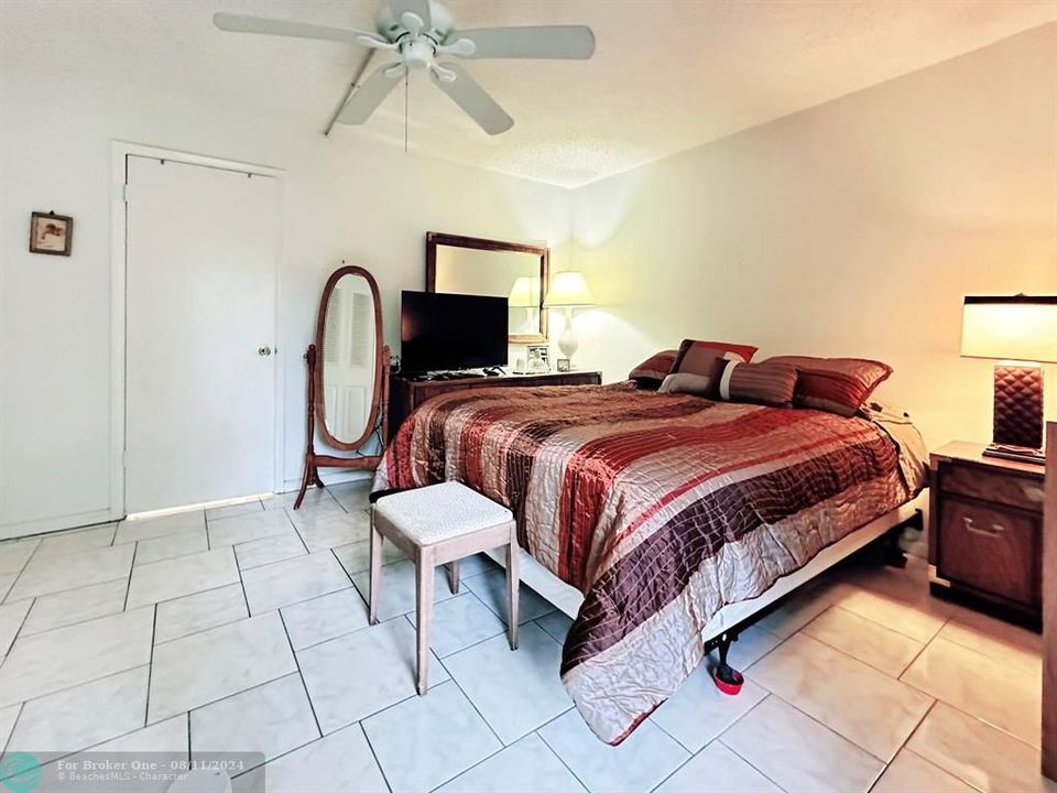 Active With Contract: $89,000 (1 beds, 1 baths, 593 Square Feet)