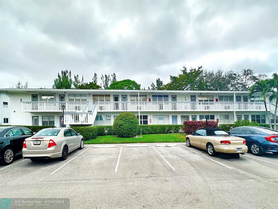 Active With Contract: $89,000 (1 beds, 1 baths, 593 Square Feet)