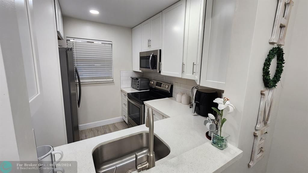 Recently Sold: $129,000 (1 beds, 1 baths, 681 Square Feet)