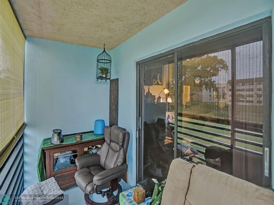 Active With Contract: $115,000 (2 beds, 2 baths, 810 Square Feet)