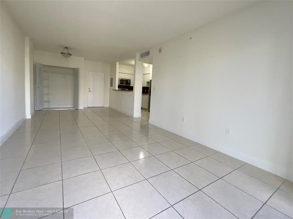 Recently Rented: $2,480 (2 beds, 2 baths, 1085 Square Feet)
