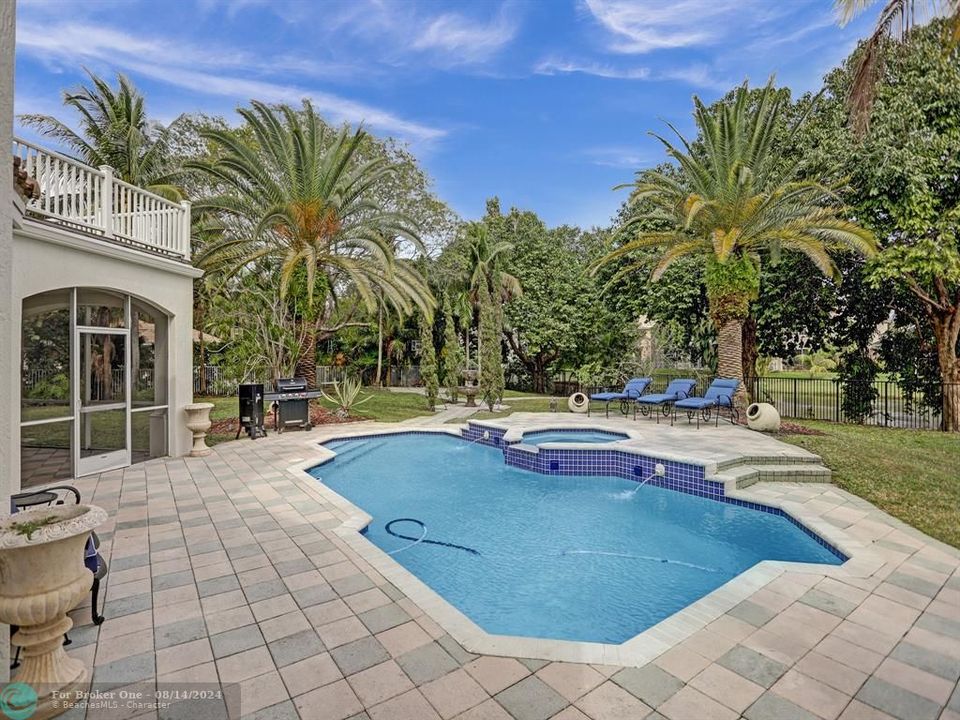 Recently Sold: $1,090,000 (5 beds, 3 baths, 3030 Square Feet)