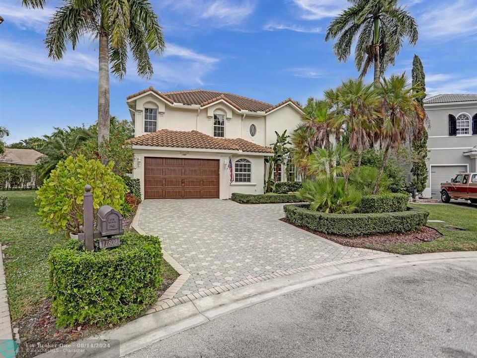 Recently Sold: $1,090,000 (5 beds, 3 baths, 3030 Square Feet)