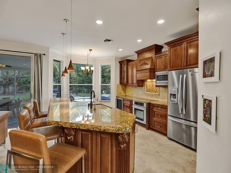 Recently Sold: $1,090,000 (5 beds, 3 baths, 3030 Square Feet)